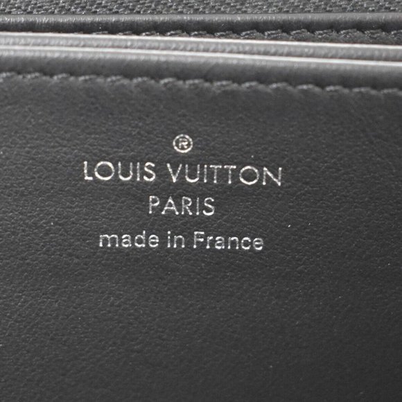 Authentic LOUIS VUITTON Zippy Wallet Long Monogram Mahina Leathr Black - Picture 14 of 15